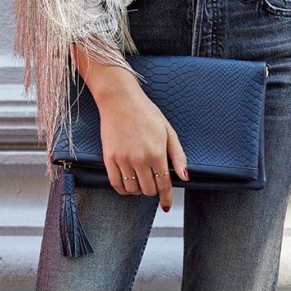 GiGi New York navy fold over clutch - New without tags - Picture 2 of 8